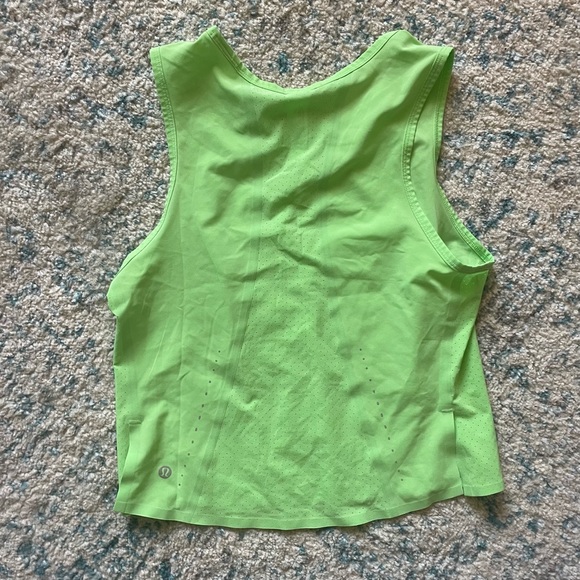 Swift Ventilated Running Tank Top - Picture 6 of 6